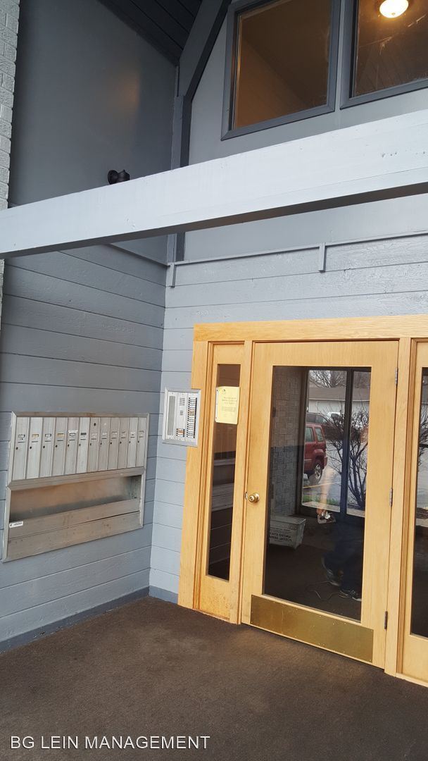 Building Photo - 9535-9545 W Oklahoma Ave