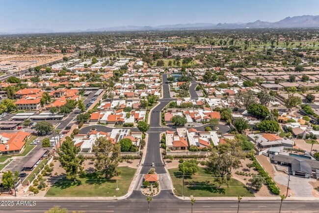 Building Photo - 7322 E Sierra Vista Dr