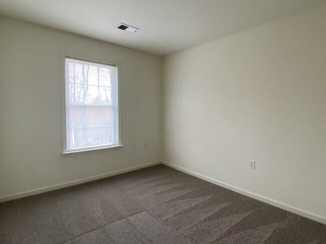 Building Photo - 87 Mabel Ln