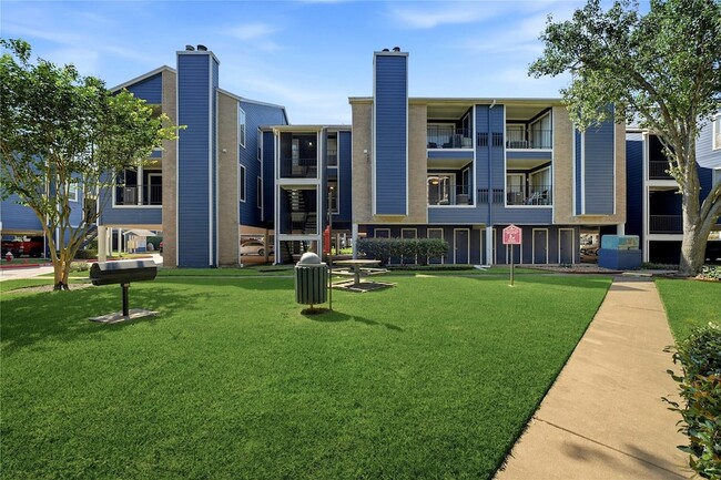 Building Photo - 18511 Egret Bay Blvd