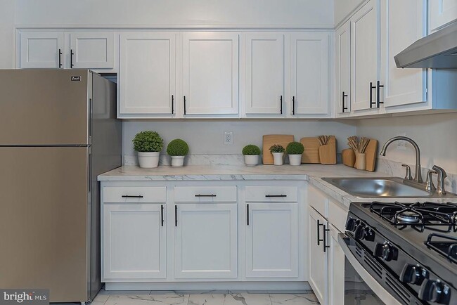 Building Photo - 5200 Quincy St