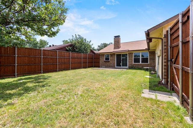 Building Photo - 2219 Greenvalley Dr