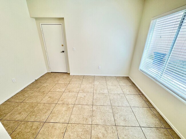 Building Photo - BEAUTIFULLY UPDATED SOUTHWEST LAS VEGAS TOWNHOME WITH NEW KITCHEN AND FLOORING