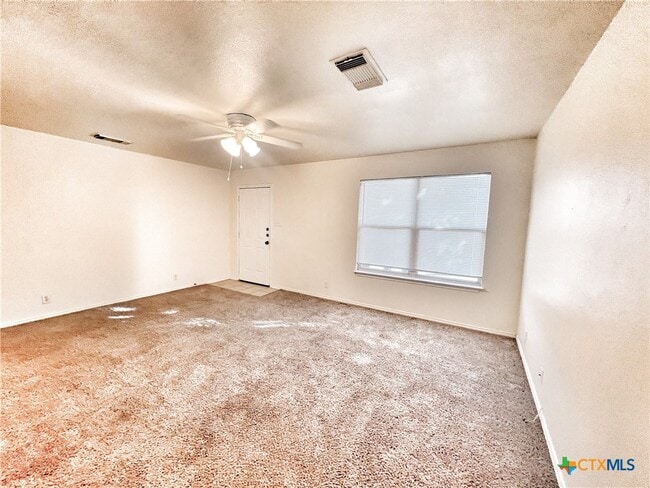Building Photo - 236 Alves Ln
