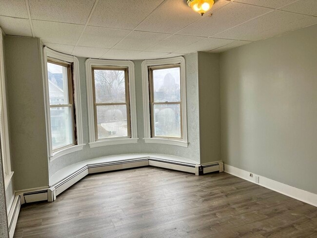 Building Photo - 277 W Elm St