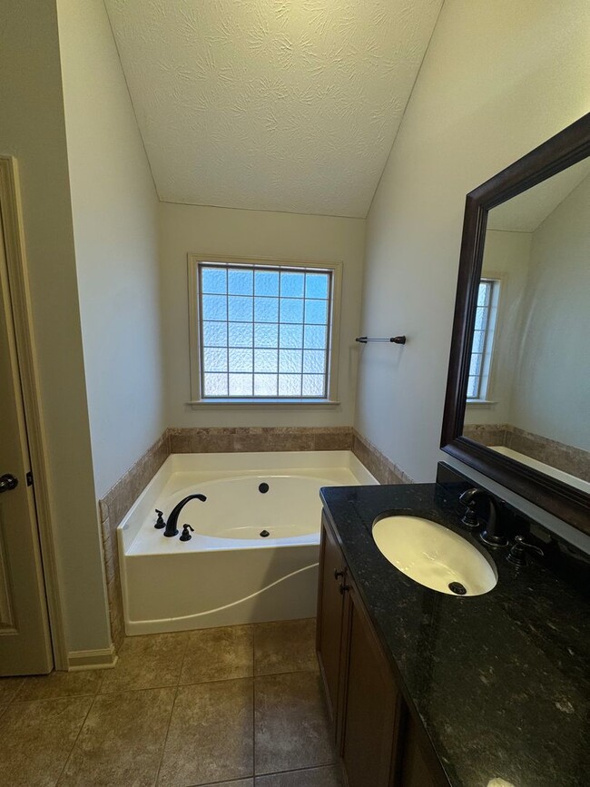 Building Photo - Pike Road Home