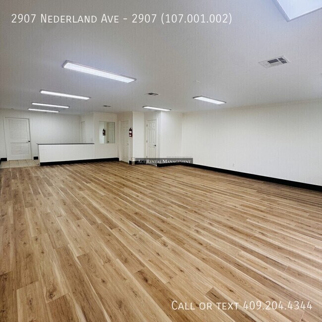 Building Photo - 2907 Nederland Ave