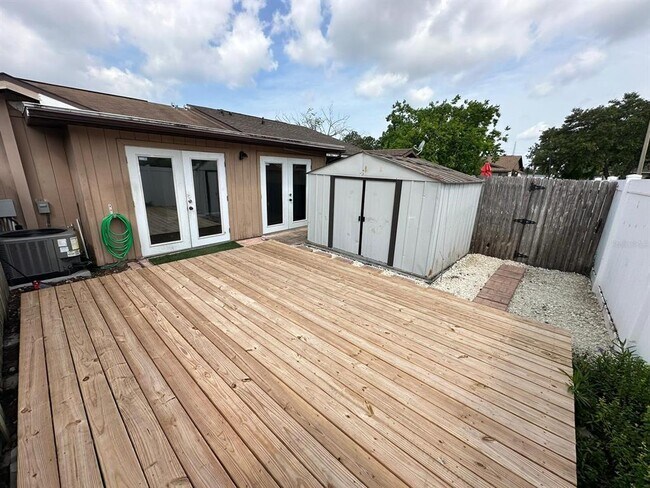 Building Photo - 1715 Oak Branch Ct