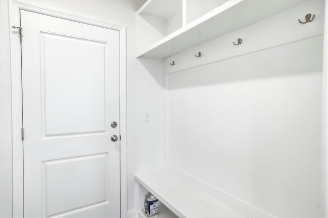 Building Photo - 201 Ursaline St