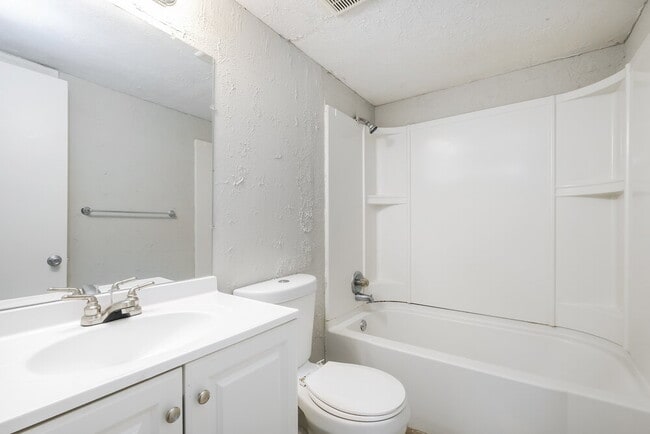 Building Photo - 9039 Raven Dr