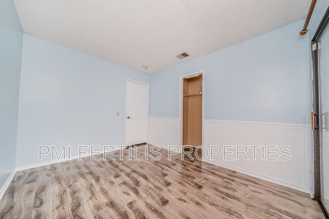 Building Photo - 1506 Webster St