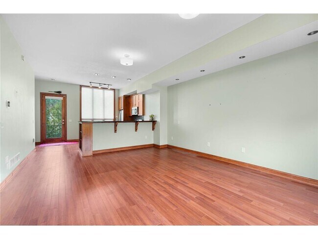 Building Photo - 2707 1st Ave S