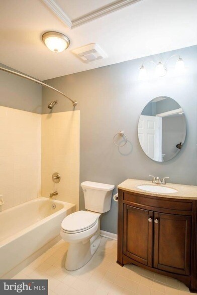 Building Photo - 344 Honey Locust Ct