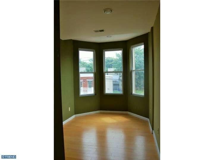 Bedroom 2 with custom closet - 1701 Master St