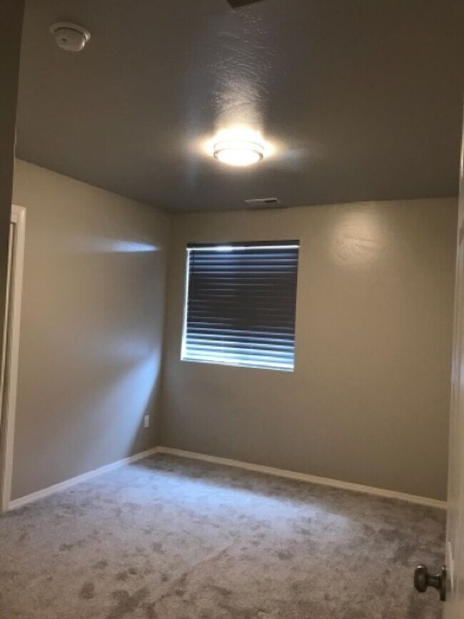 Building Photo - 788 Pronghorn Dr