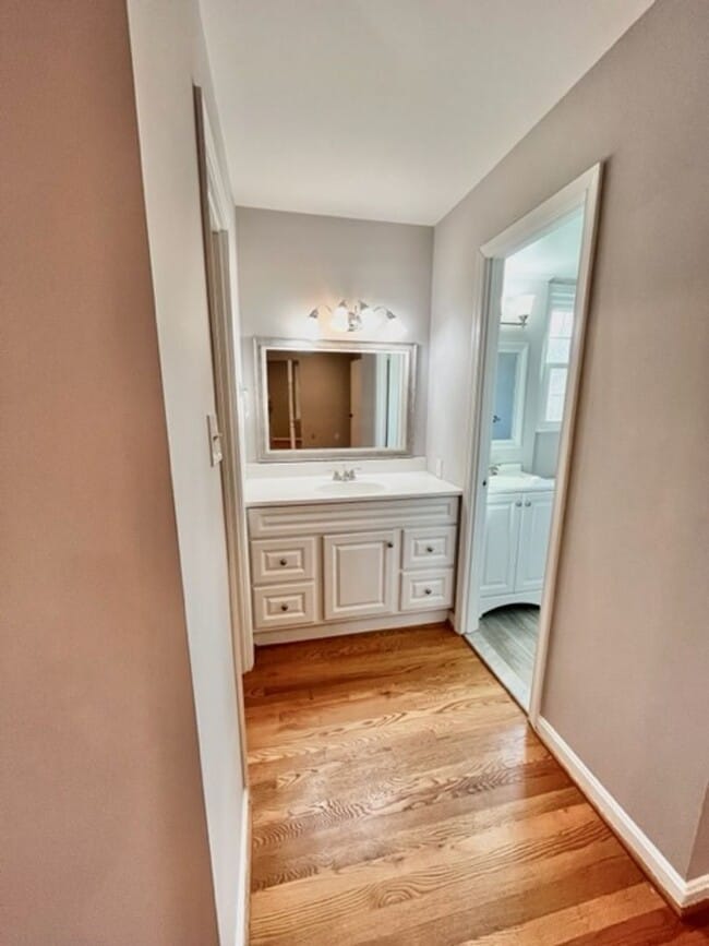 Building Photo - Beautiful and updated 4 BR 2.5 BA with garage and lovely yard!