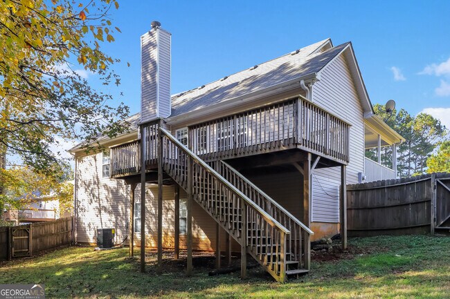 Building Photo - 13 Windrush Dr