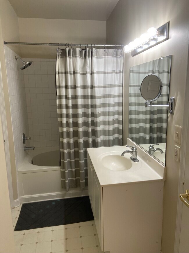 Building Photo - 4551 Strutfield Ln