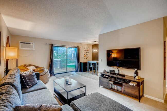 Building Photo - 816 Old Settlers Trl