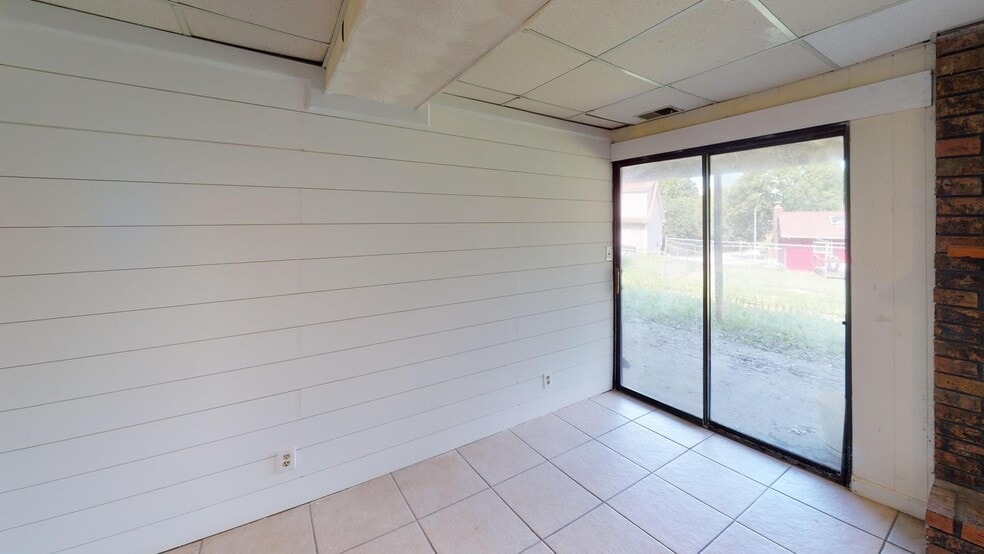 Building Photo - 7408 NW 79 Ct
