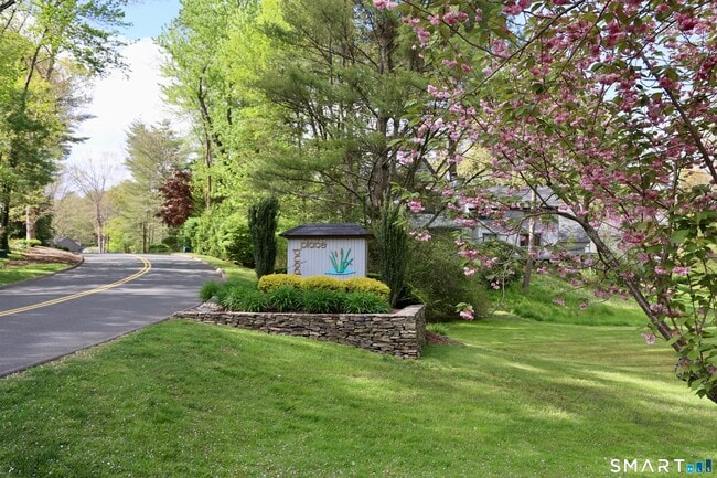 Building Photo - 3 Edgewood Cir