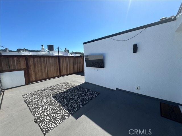 Building Photo - 13508 Moorpark St