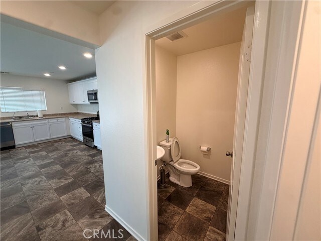 Building Photo - 16931 Montgomery Ave