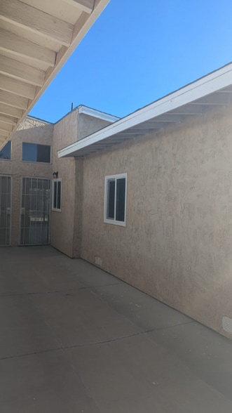 Building Photo - 16209 Juniper St