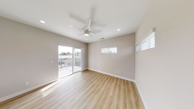 Building Photo - New Build (2022)!! 4BD/2BA, Great Views!!