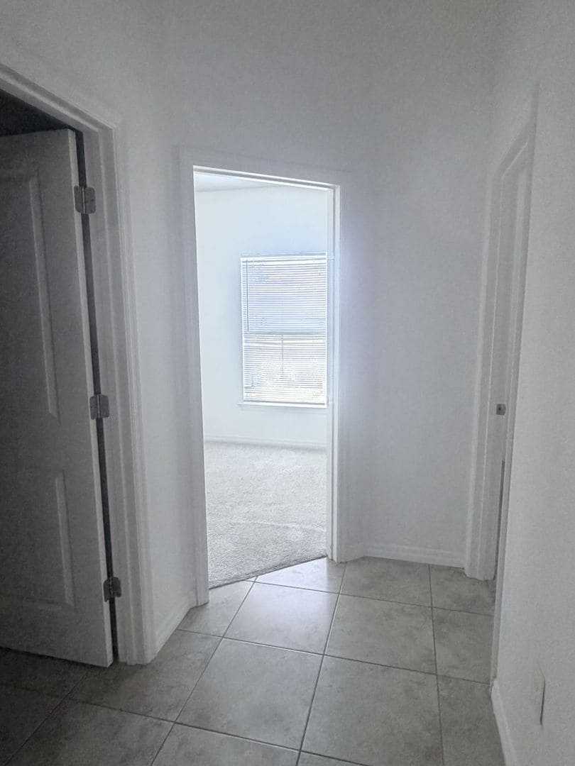Building Photo - Fenced yard, 3/2 Single Family Home.  Rent Ready.