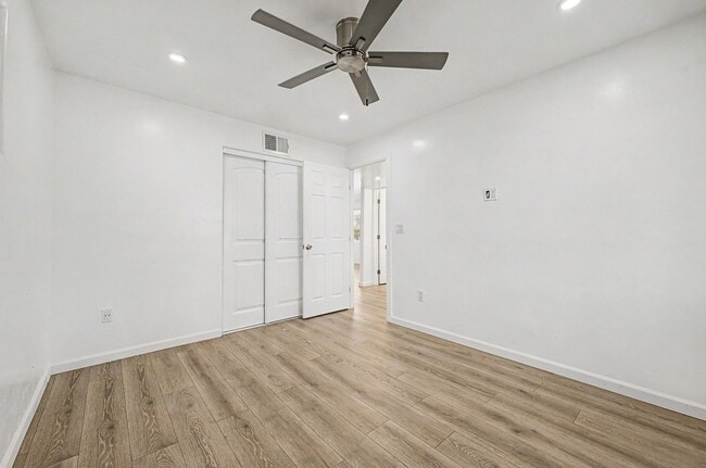 Building Photo - 2309 N Columbus Blvd