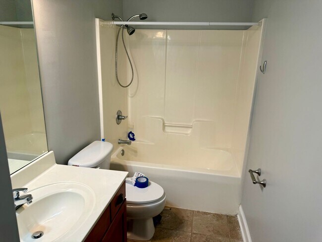 Building Photo - 4BR home close to downtown Watkinsville
