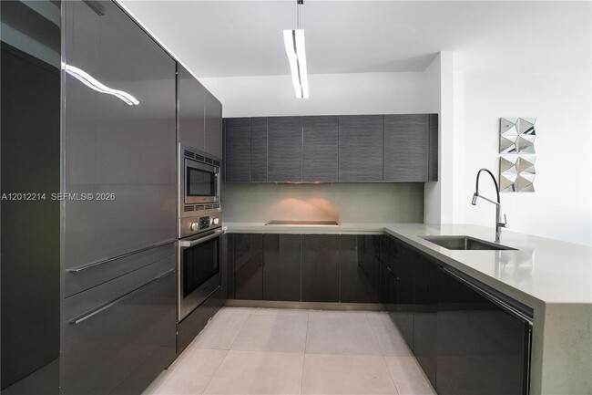 Building Photo - 1080 Brickell Ave