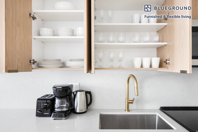 Building Photo - 285 Kingsland Ave