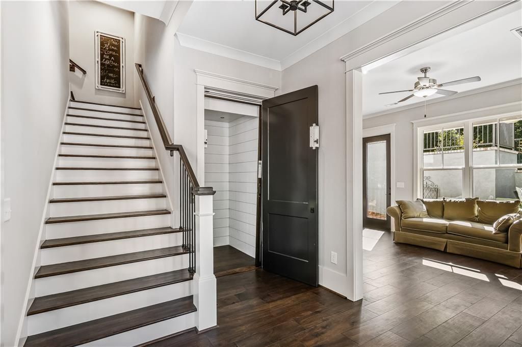 Building Photo - 6 Whisper Pl