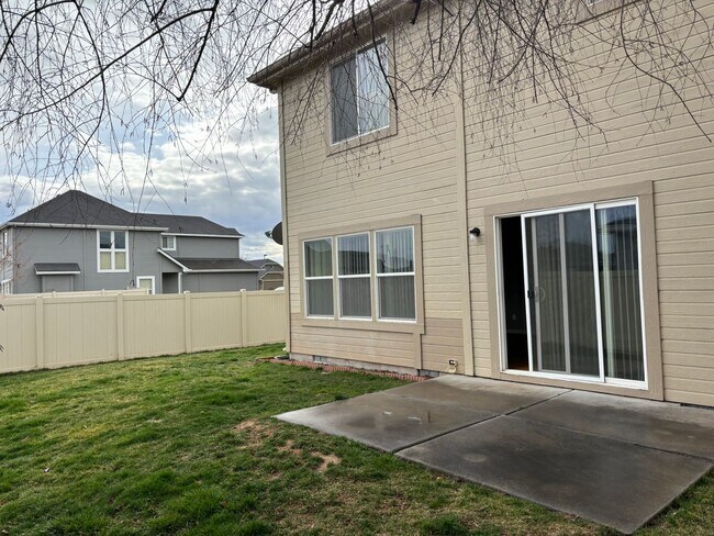 Building Photo - 4526 N Kilee Ave