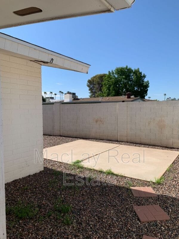 Building Photo - 843 E Fountain St