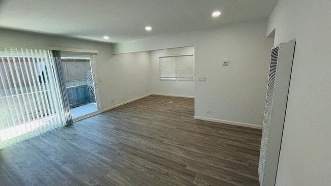Building Photo - 1139 Ayala Dr