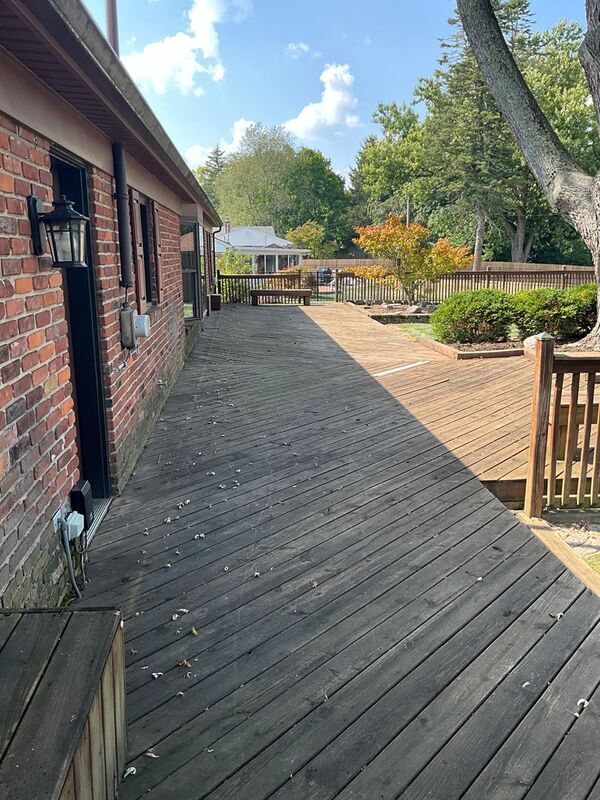 Building Photo - 539 E Rahn Rd