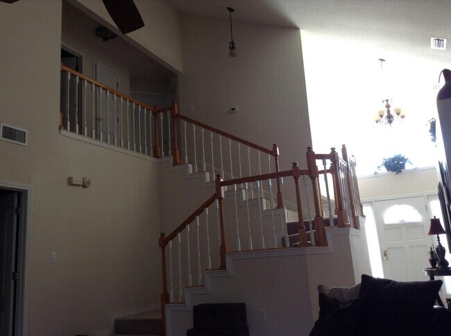 Building Photo - 880 Brande Ct