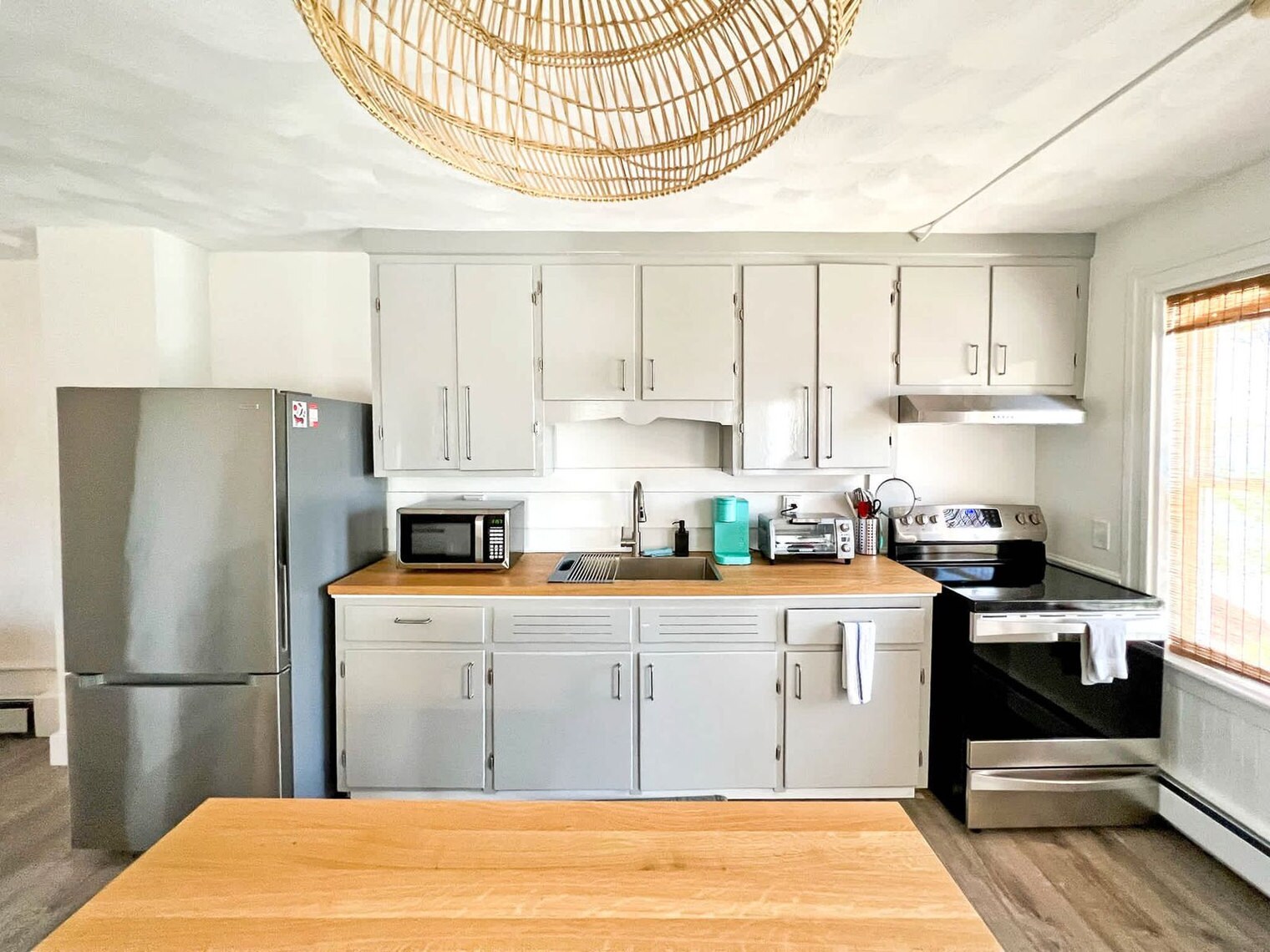 Building Photo - 136 Main St