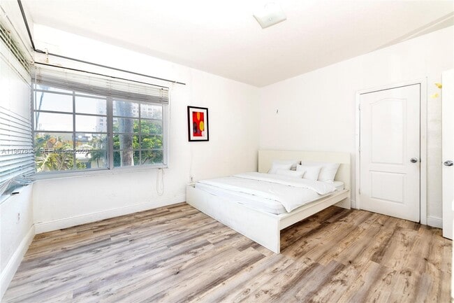 Building Photo - 820 Euclid Ave