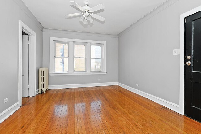 Interior Photo - 6201 S Troy St. Chicago IL