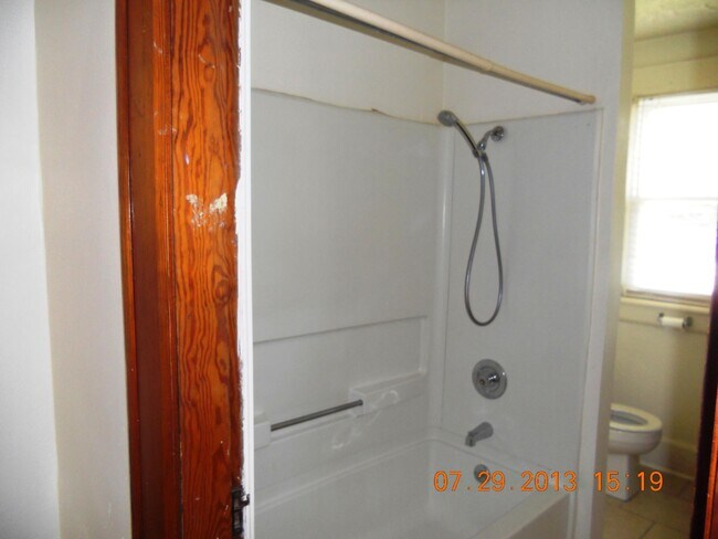 Building Photo - 2346 East Ave