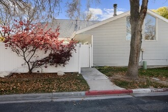 Building Photo - 60 Millpond Dr