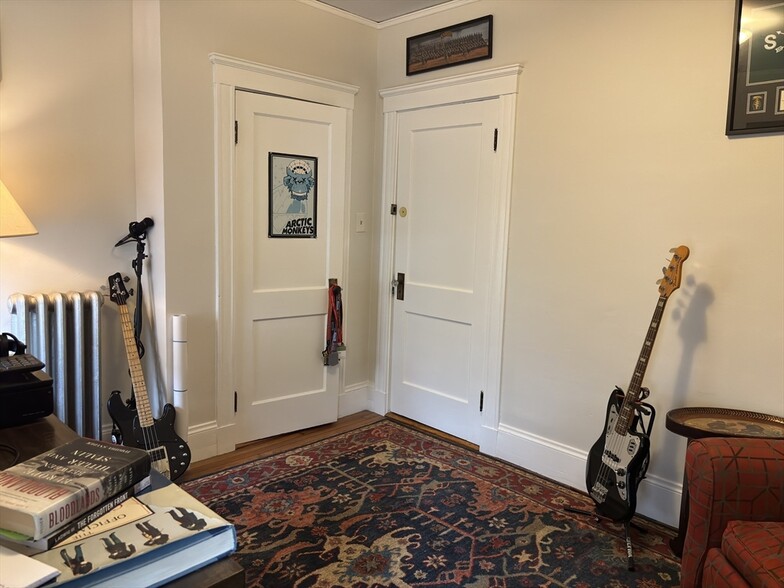 Building Photo - 56 Farragut Ave