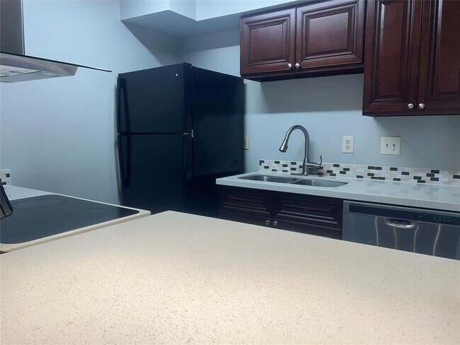 Building Photo - 8419 Hearth Dr