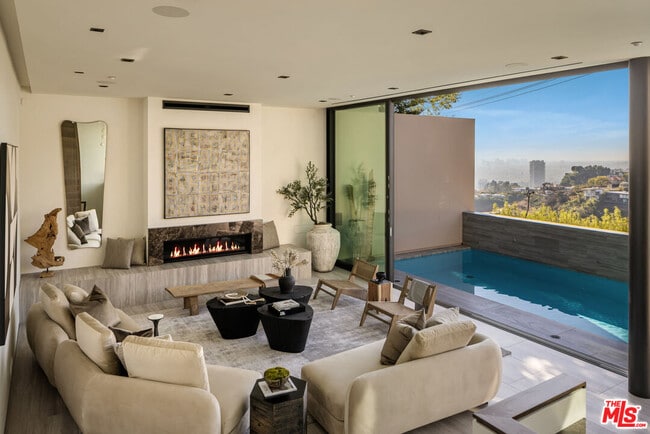 Building Photo - 8777 Hollywood Blvd