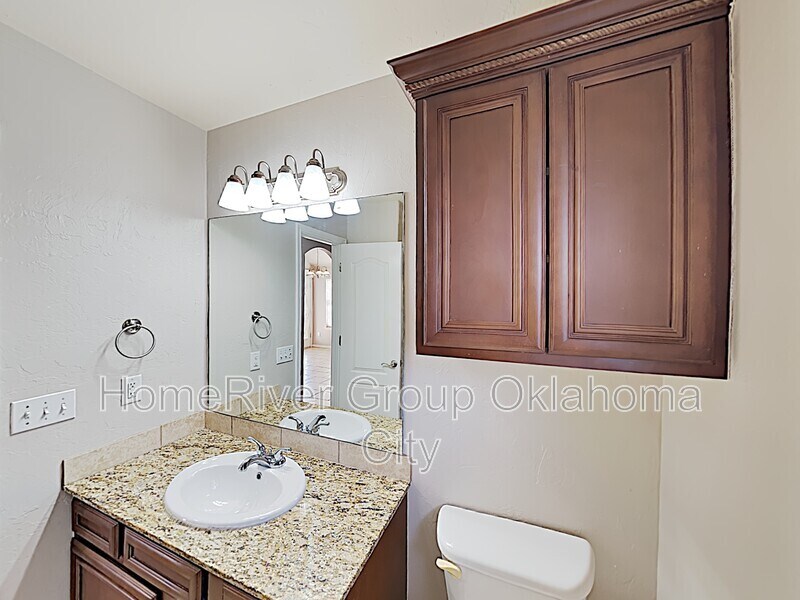 Building Photo - 2708 Busheywood Dr