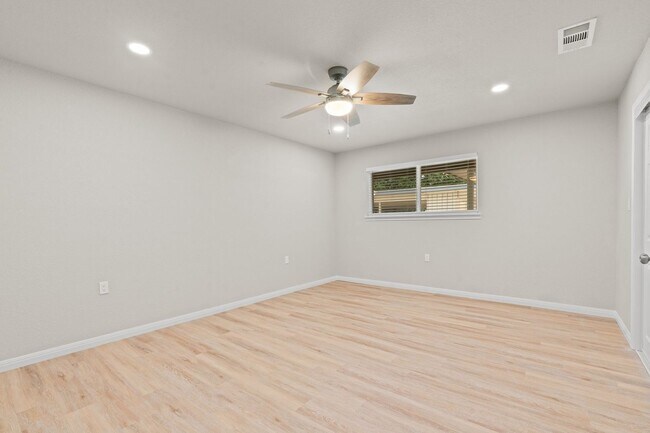 Building Photo - Gorman Dr